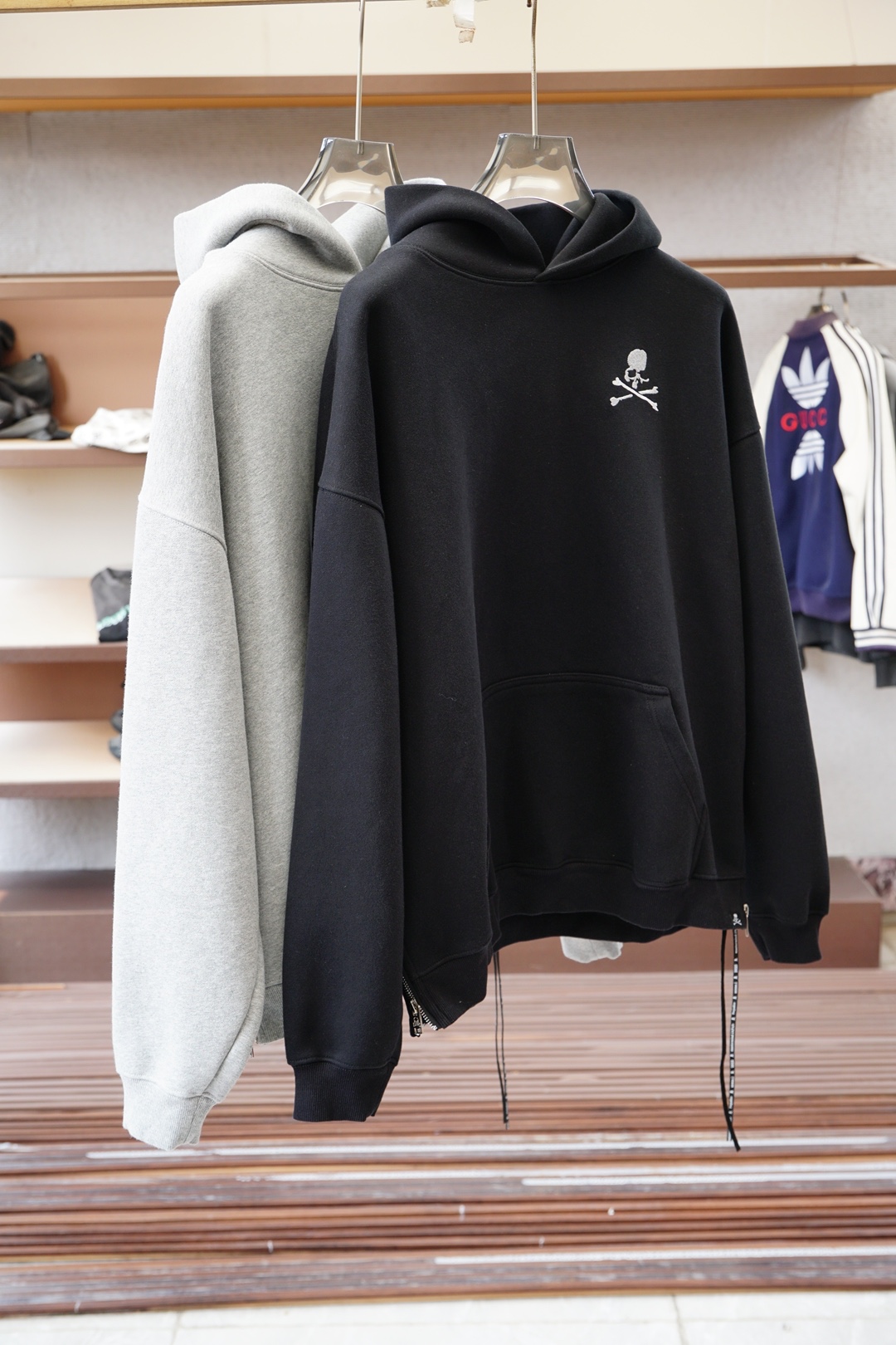 NO:571619,MMJ - high version composite fabric burnt flower craft sweatshirt, 450g high weight and high density embroidery, complex craftsmanship, sizes S~XL (European sizes tend to be larger, please quote your height and weight when ordering),,hoodie,sweatshirts,alexander wang19860909MMJ-高版本复合面料烧花工艺卫衣,450克高克重加高密度刺绣,工艺复杂, 尺码S~XL(欧码偏大报身高体重下单),,hoodie,sweatshirts,alexander wang,Men's clothing