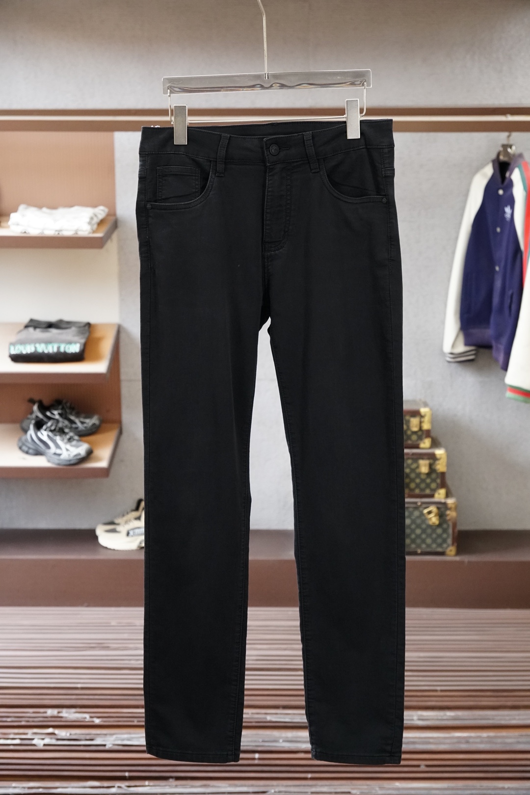 NO:735926,Dior Dior/2026 spring and summer straight jeans series new godfather-level washed jeans Luxurious 25//ss official website counter 9000 Dayang new products hot-selling Original replica leather brand Highly recommended Complex craftsmanship + washed foreign trade Quality and detail processing are in place Luxurious details hardware accessories Elastic slim straight pants type  Sizes: 29-38, 35 or 37, dior, dior, jeans,19860909Dior迪奥/2026春夏直筒牛仔裤系列新品教父级洗水牛仔裤 奢华感25//ss官网专柜9000大洋新品热销 原版复刻皮牌 重磅强烈推荐 复杂工艺工艺+洗水外贸 品质感细节处理满满到位 奢华感细节五金辅料 弹力修身直筒裤型 尺码.29-38有35无37码,,dior,dior,jeans,,Men's clothing