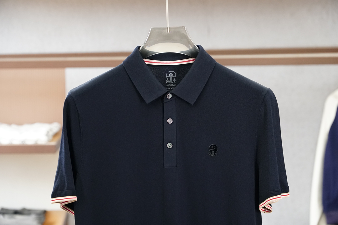 BC 桑蚕丝伊力特短袖，高级感满满。精选桑蚕丝+伊力特混纺面料，丝滑亲肤、透气垂顺，夏天穿清爽不闷汗。简