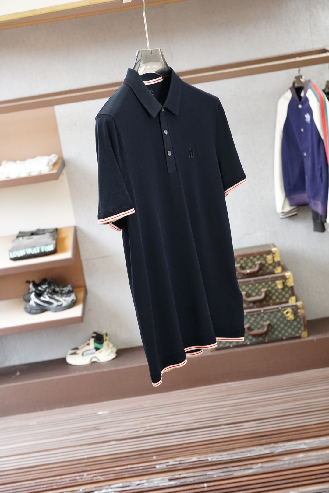 BC 桑蚕丝伊力特短袖，高级感满满。精选桑蚕丝+伊力特混纺面料，丝滑亲肤、透气垂顺，夏天穿清爽不闷汗。简