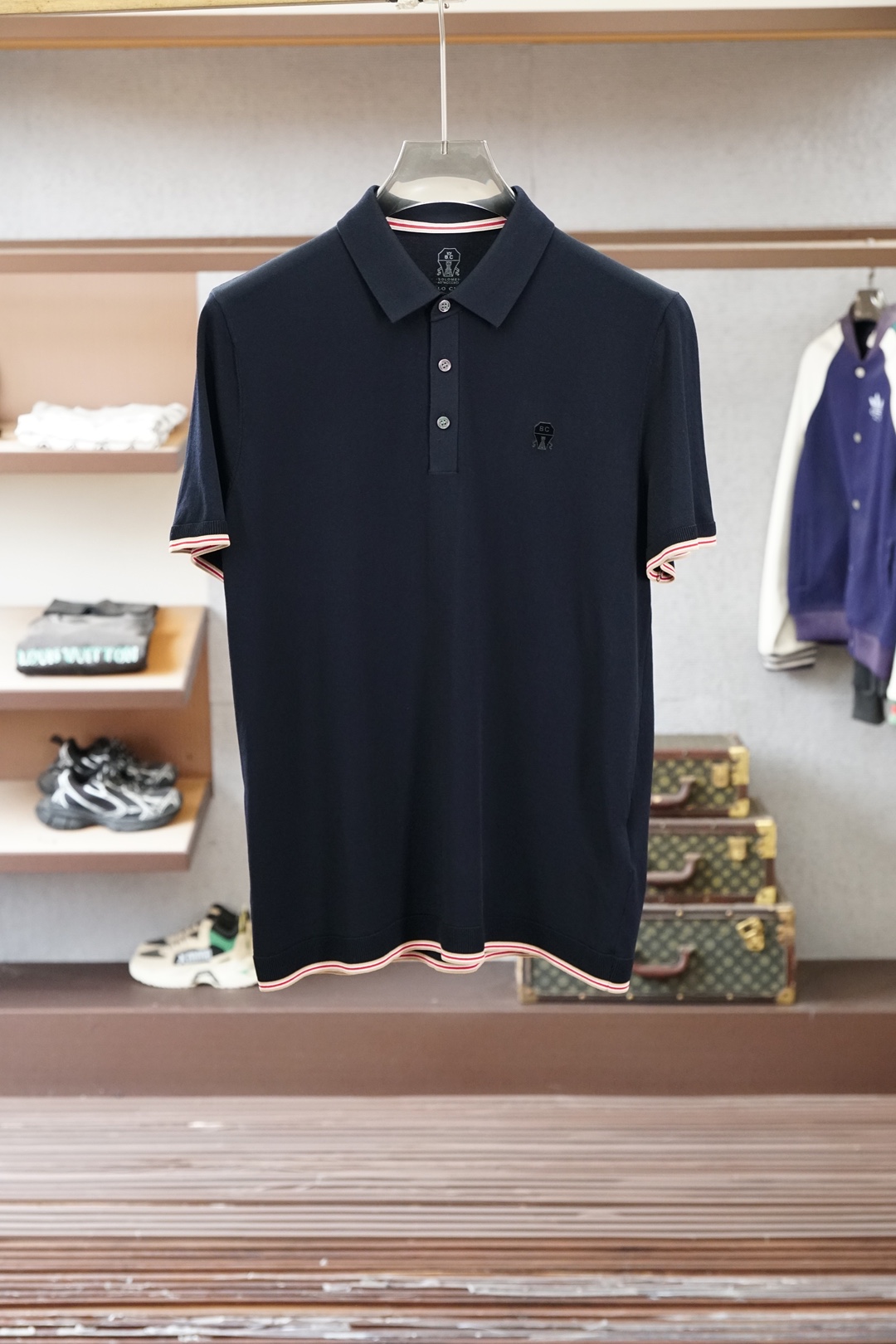 BC 桑蚕丝伊力特短袖，高级感满满。精选桑蚕丝+伊力特混纺面料，丝滑亲肤、透气垂顺，夏天穿清爽不闷汗。简