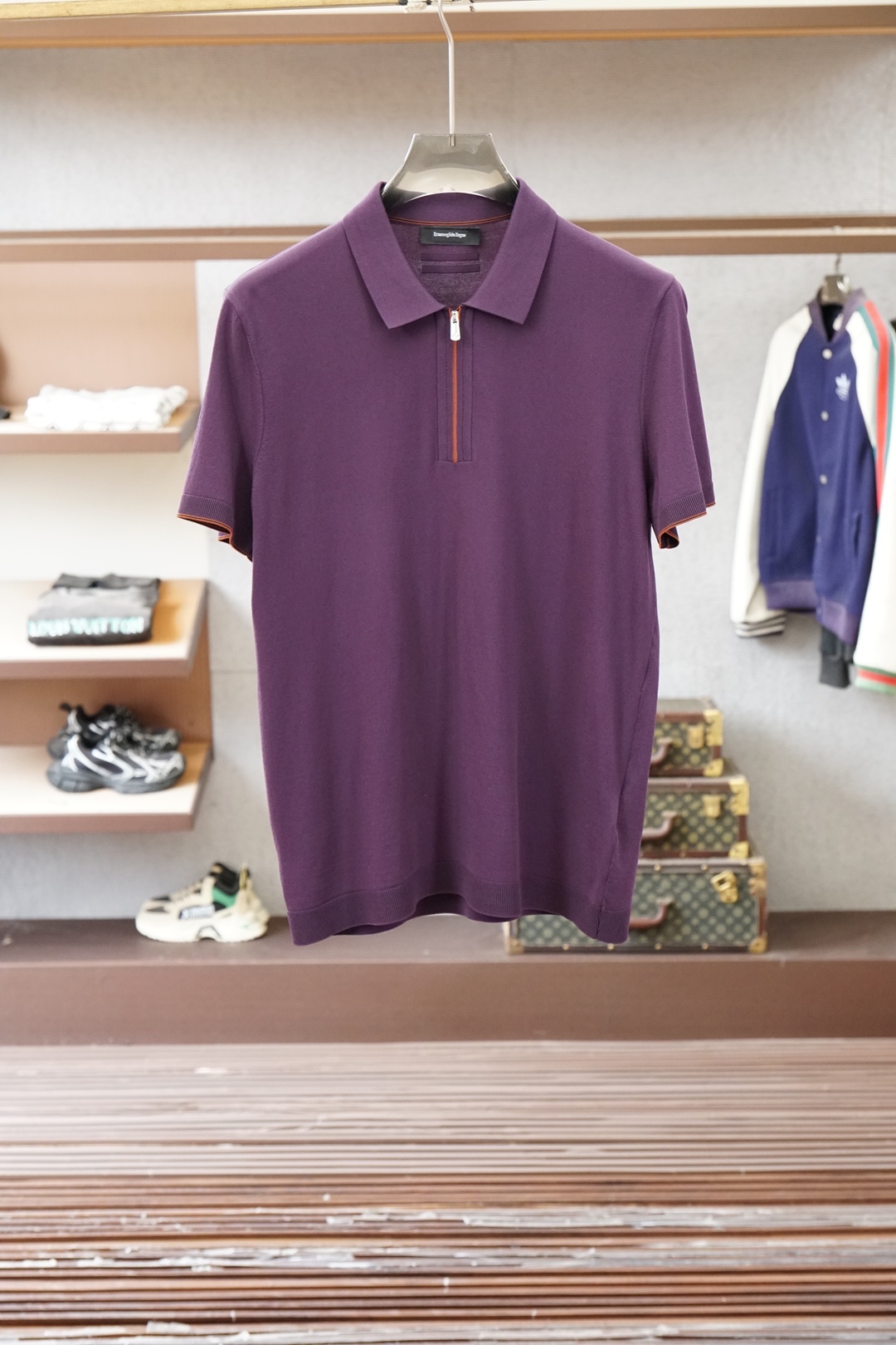 BC 桑蚕丝伊力特短袖，高级感满满。精选桑蚕丝+伊力特混纺面料，丝滑亲肤、透气垂顺，夏天穿清爽不闷汗。简