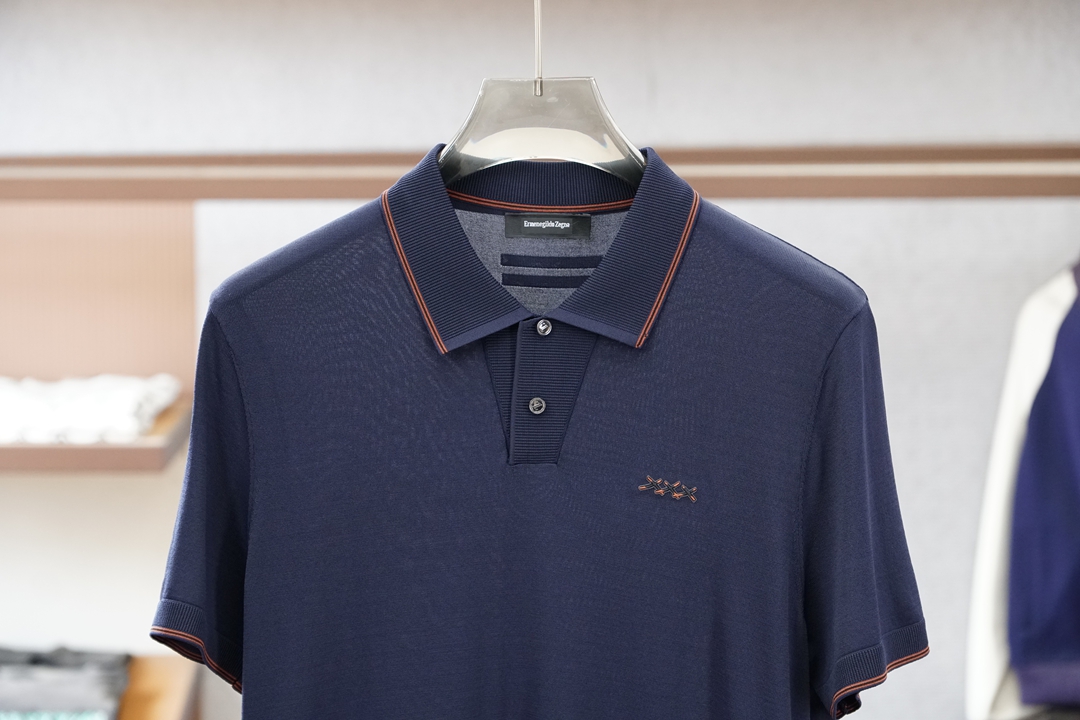 杰尼亚 桑蚕丝伊力特短袖，高级感满满。精选桑蚕丝+伊力特混纺面料，丝滑亲肤、透气垂顺，夏天穿清爽不闷汗。