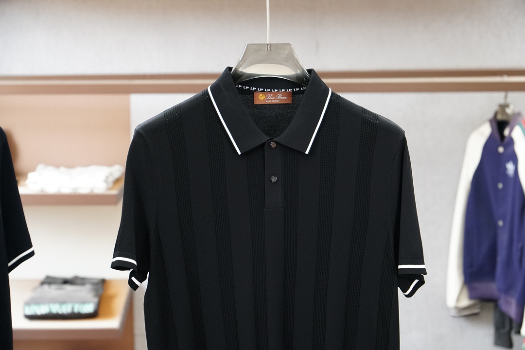 Loro piana-桑蚕丝伊力特Polo衫，高级感满满。精选桑蚕丝+伊力特混纺面料，丝滑亲肤、透气垂顺