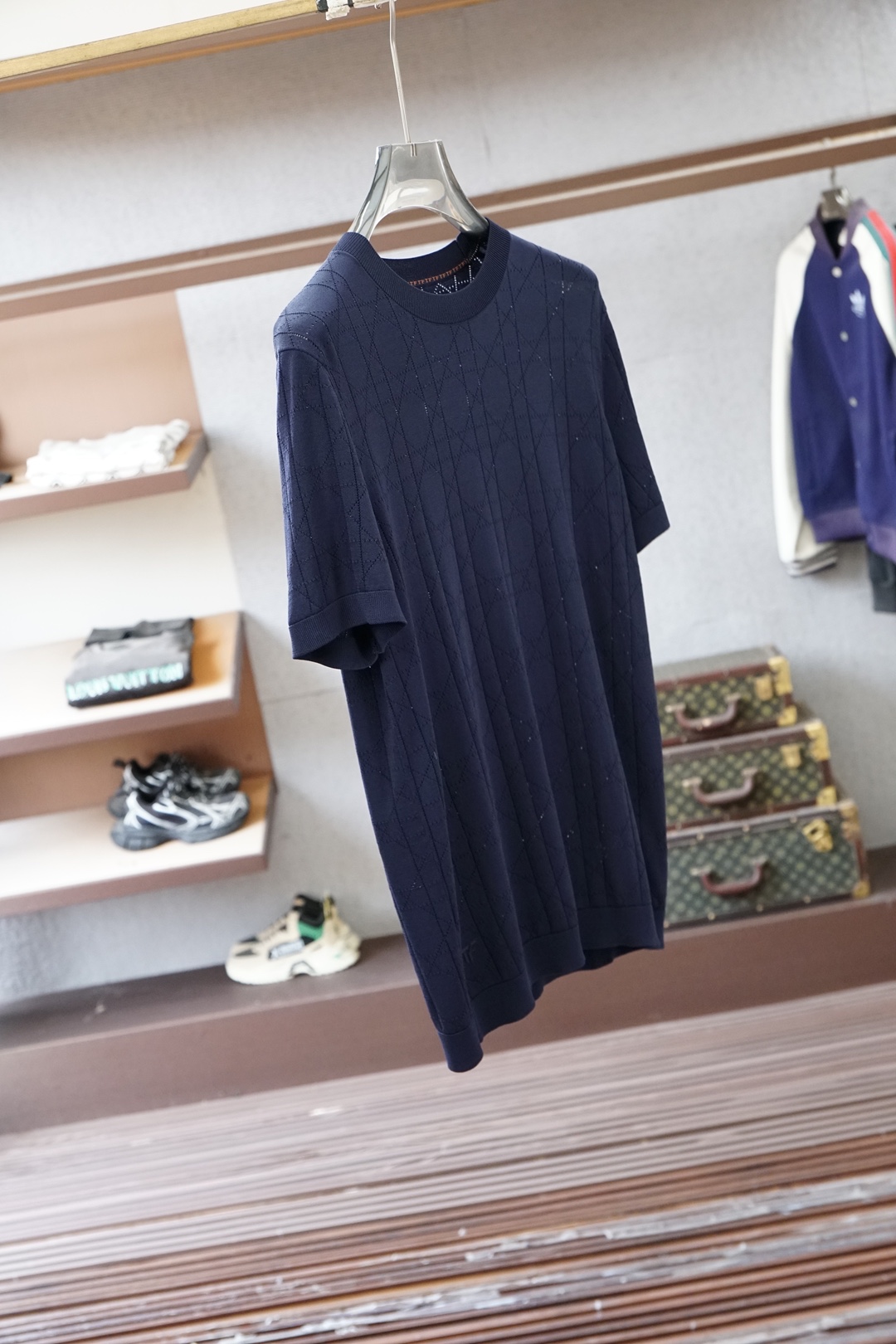 杰尼亚_桑蚕丝伊力特Polo衫，高级感满满。精选桑蚕丝+伊力特混纺面料，丝滑亲肤、透气垂顺，夏天穿清爽不