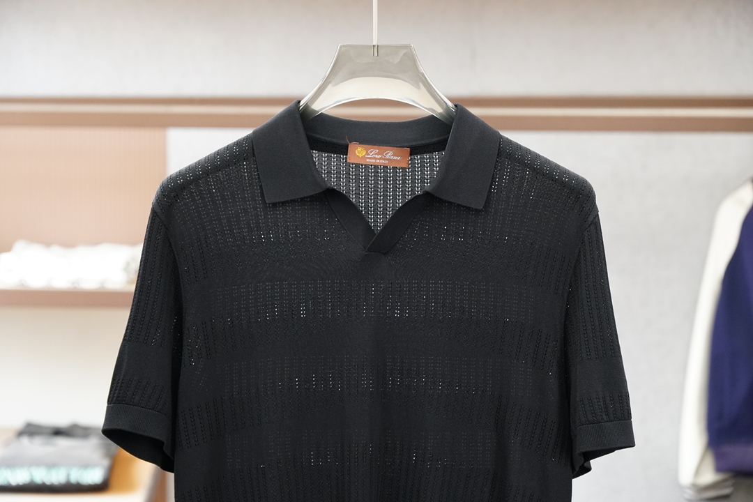 Loro piana_桑蚕丝伊力特Polo衫，高级感满满。精选桑蚕丝+伊力特混纺面料，丝滑亲肤、透气垂顺