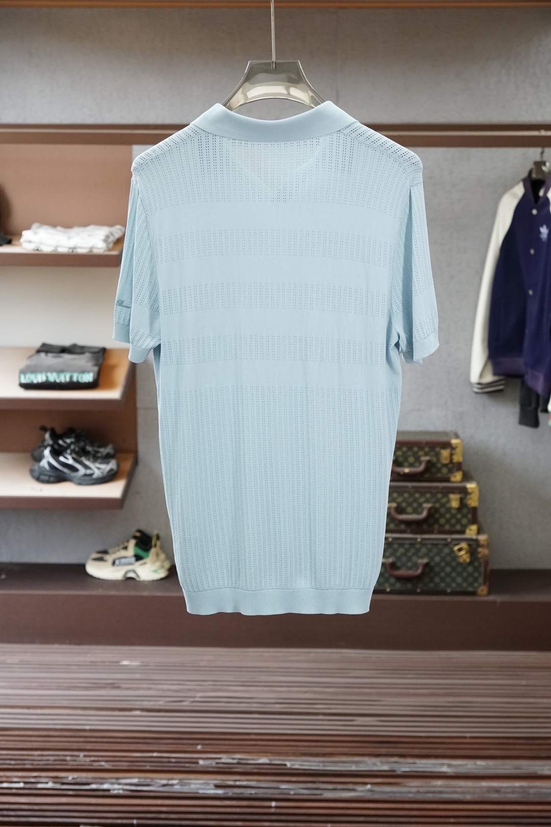 Loro piana_桑蚕丝伊力特Polo衫，高级感满满。精选桑蚕丝+伊力特混纺面料，丝滑亲肤、透气垂顺