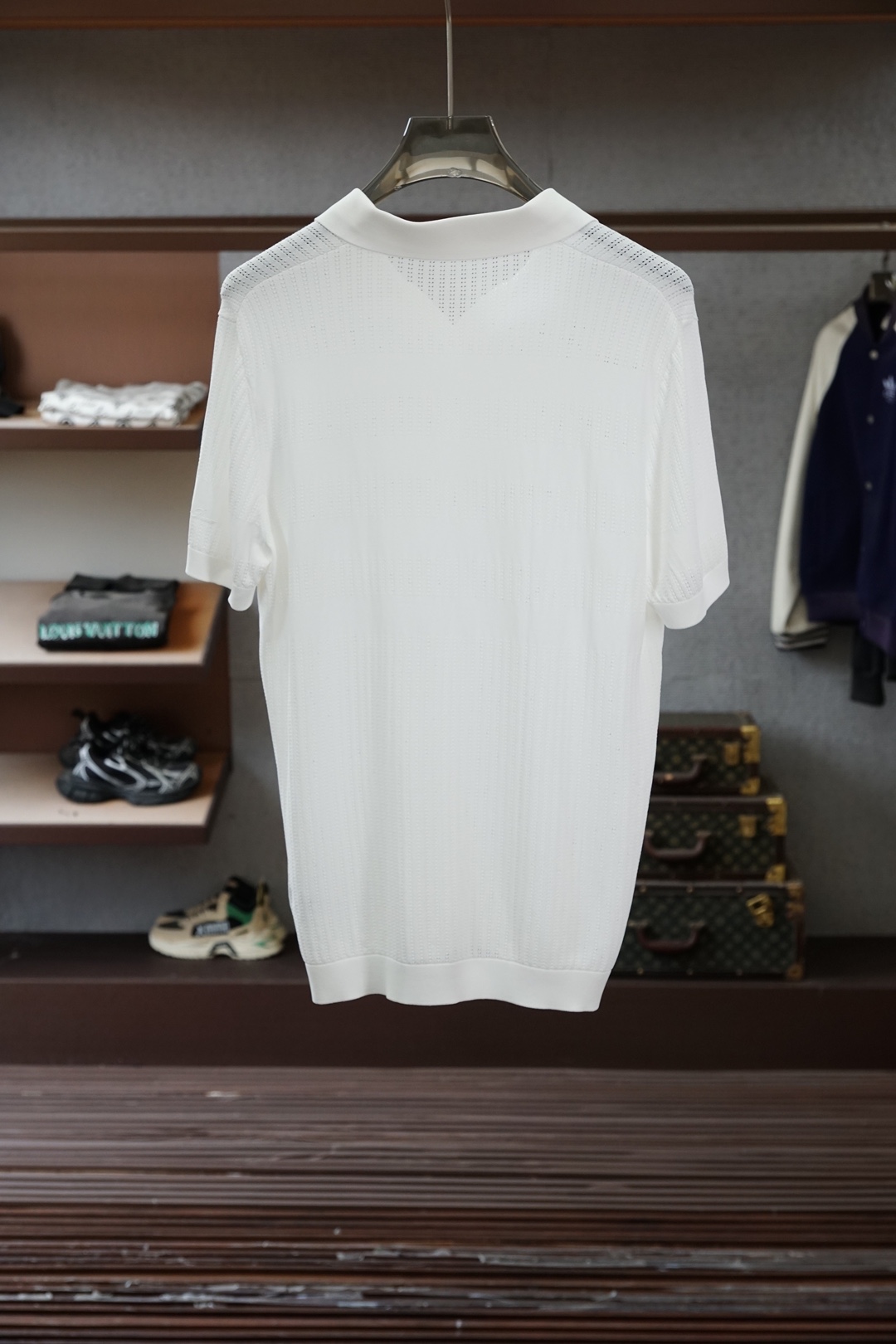 Loro piana_桑蚕丝伊力特Polo衫，高级感满满。精选桑蚕丝+伊力特混纺面料，丝滑亲肤、透气垂顺