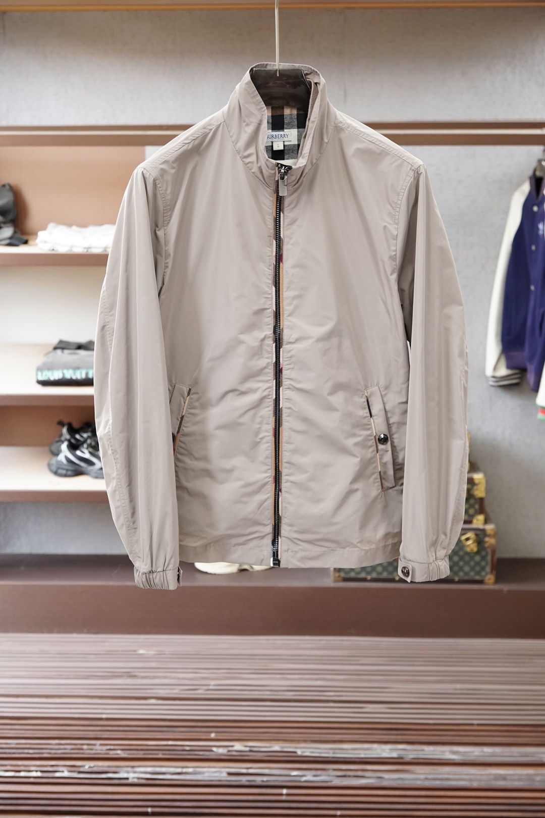 BBR-巴宝莉/Burberry 26早春新款发布🌸🌸巴宝莉翻领夹克外套，春季爆款外套，格子内里，战马刺