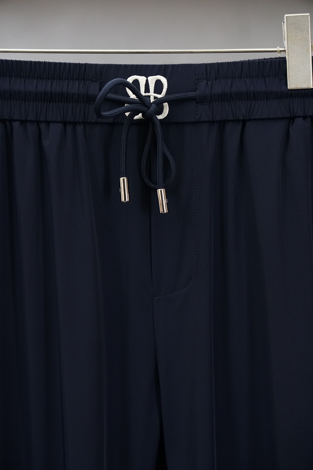 🌟🌟 巴黎世家-👄 夏款男士休闲裤👍细棉加氨纶面料休闲裤，最新款上身版型无敌正！绝对可以闭眼收的一款此款