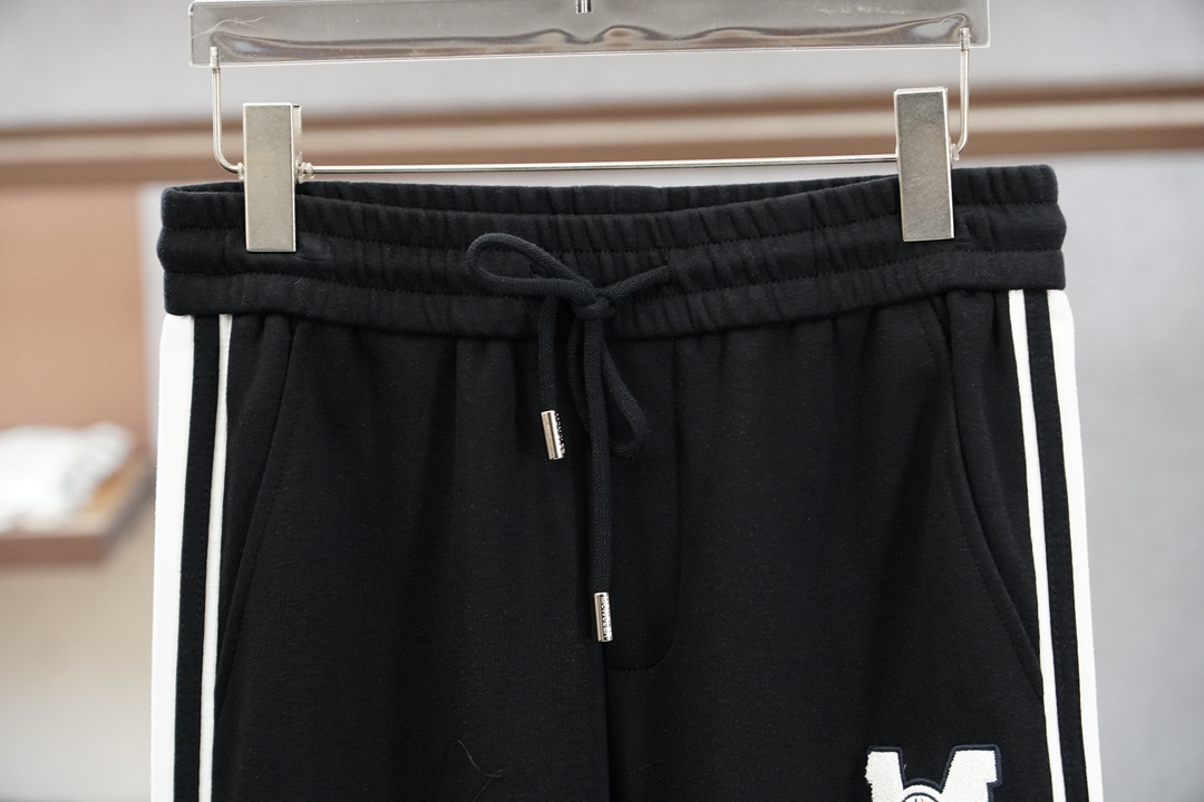 🌟🌟 蒙口-👄 夏款男士休闲裤👍细棉加氨纶面料休闲裤，最新款上身版型无敌正！绝对可以闭眼收的一款此款裤子