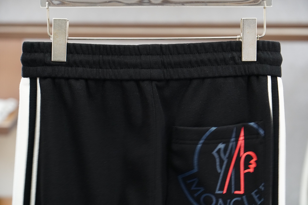 🌟🌟 蒙口-👄 夏款男士休闲裤👍细棉加氨纶面料休闲裤，最新款上身版型无敌正！绝对可以闭眼收的一款此款裤子