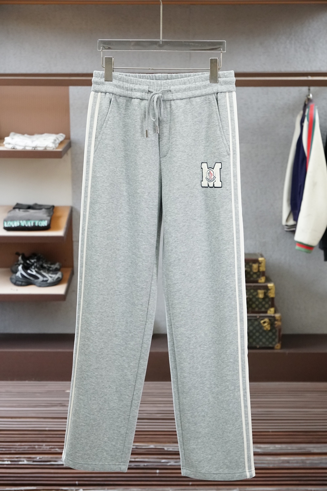 🌟🌟 蒙口-👄 夏款男士休闲裤👍细棉加氨纶面料休闲裤，最新款上身版型无敌正！绝对可以闭眼收的一款此款裤子