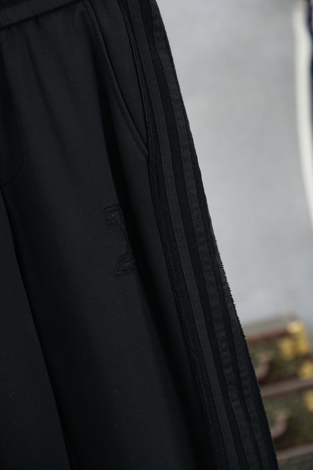 🌟🌟 LV-👄 夏款男士休闲裤👍细棉加氨纶面料休闲裤，最新款上身版型无敌正！绝对可以闭眼收的一款此款裤子