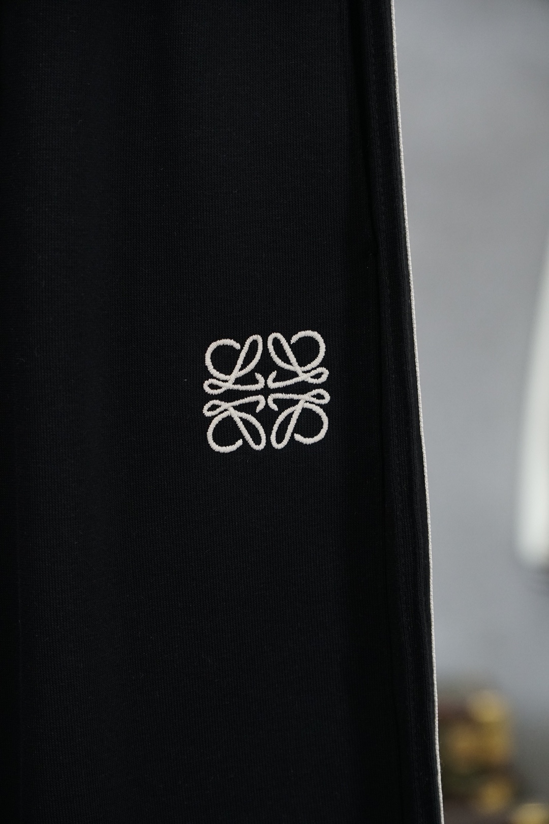 🌟🌟 罗意威👄 夏款男士休闲裤👍细棉加氨纶面料休闲裤，最新款上身版型无敌正！绝对可以闭眼收的一款此款裤子