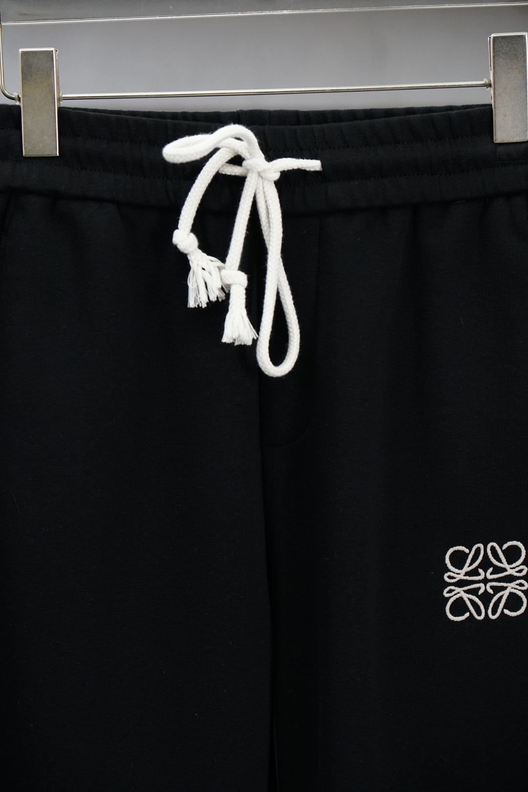 🌟🌟 罗意威👄 夏款男士休闲裤👍细棉加氨纶面料休闲裤，最新款上身版型无敌正！绝对可以闭眼收的一款此款裤子