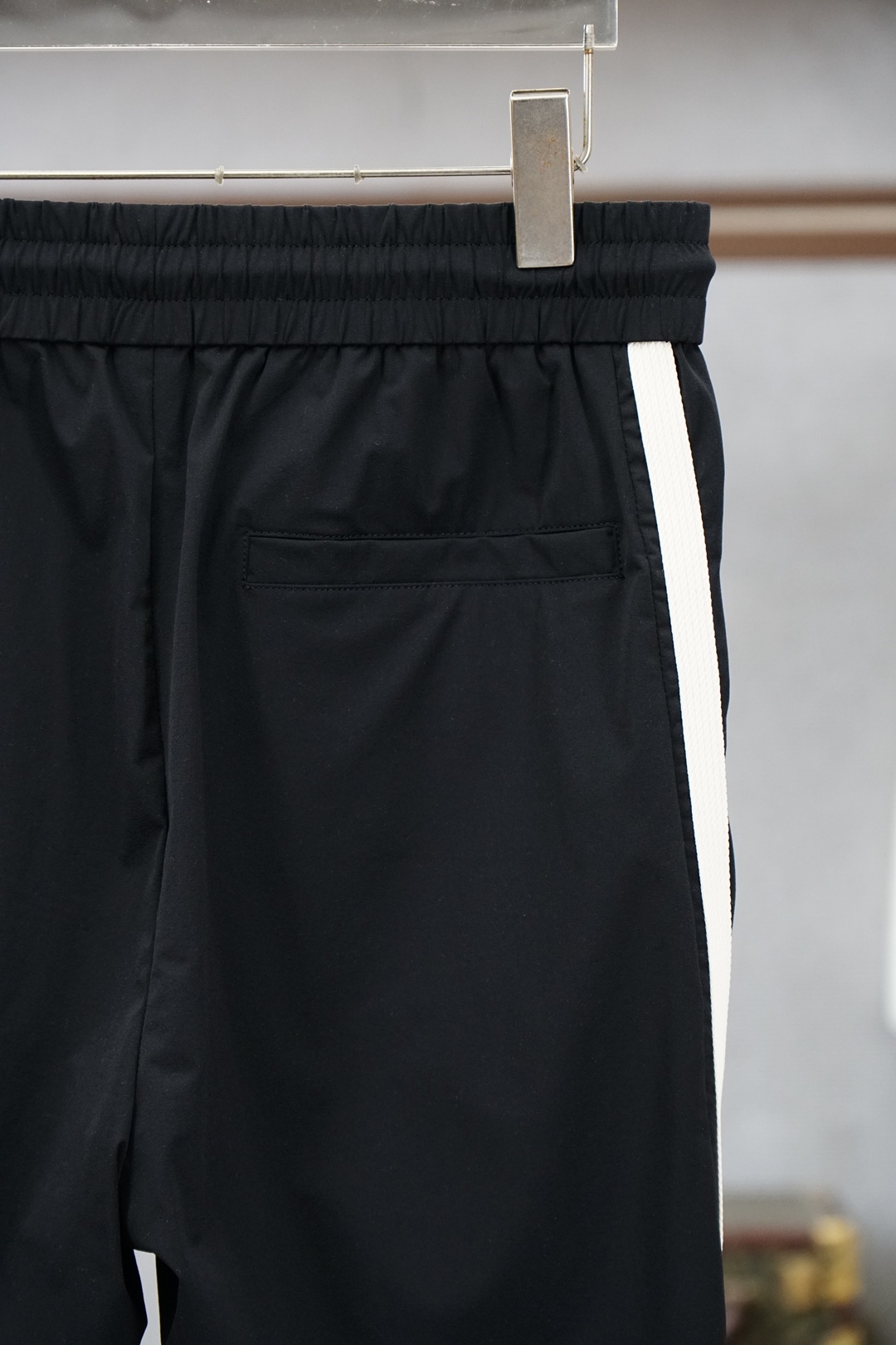 🌟🌟 罗意威👄 夏款男士休闲裤👍细棉加氨纶面料休闲裤，最新款上身版型无敌正！绝对可以闭眼收的一款此款裤子