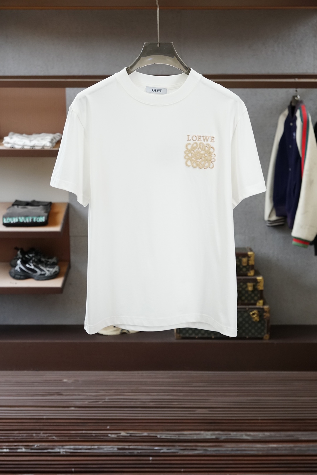 Loewe罗意威/2026春夏新款短袖，🦋📟🪆🌹🖖一贯的好版型 进口原版超细进口柔软丝光棉。面料柔软 弹