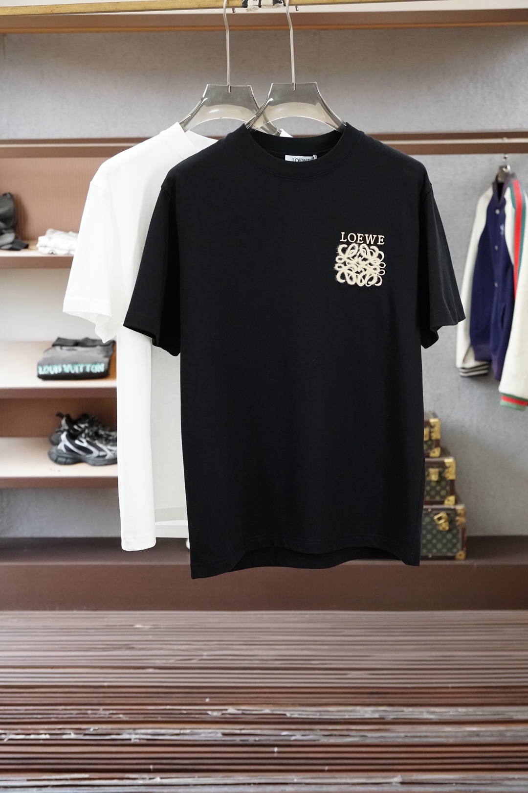 Loewe罗意威/2026春夏新款短袖，🦋📟🪆🌹🖖一贯的好版型 进口原版超细进口柔软丝光棉。面料柔软 弹