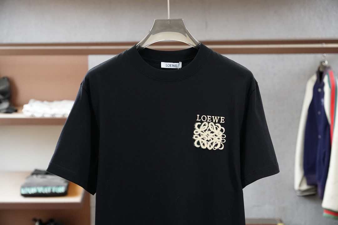 Loewe罗意威/2026春夏新款短袖，🦋📟🪆🌹🖖一贯的好版型 进口原版超细进口柔软丝光棉。面料柔软 弹