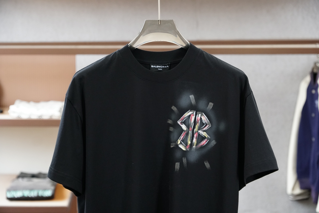 巴黎世家/2026春夏新款短袖，🦋📟🪆🌹🖖一贯的好版型 进口原版超细进口柔软丝光棉。面料柔软 弹性细腻 