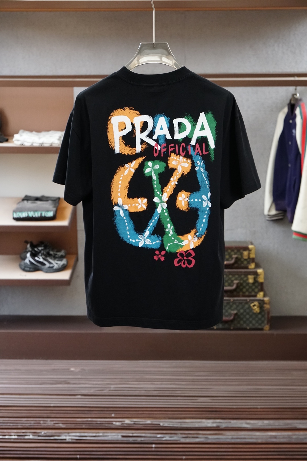 、Prada普拉达-2026春夏新款短袖，最经典净色通勤百搭帅气的圆领短袖打底衫 🦋📟🪆🌹🖖一贯的好版型