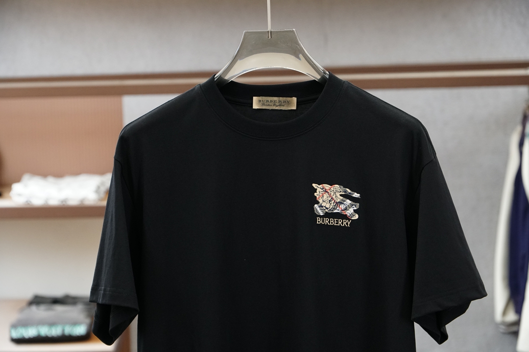 BBR巴宝莉/2026春夏新款短袖，🦋📟🪆🌹🖖一贯的好版型 进口原版超细进口柔软丝光棉。面料柔软 弹性细