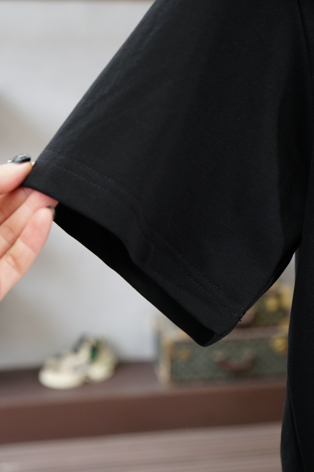 蒙口/2026春夏新款短袖，通勤百搭帅气的圆”领🦋📟🪆🌹🖖一贯的好版型 进口原版超细进口柔软丝光棉。面料