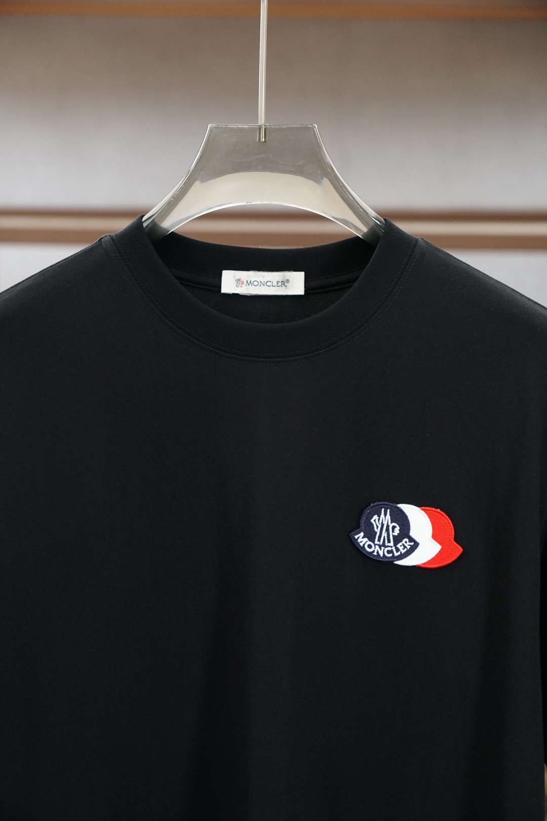 蒙口/2026春夏新款短袖，通勤百搭帅气的圆”领🦋📟🪆🌹🖖一贯的好版型 进口原版超细进口柔软丝光棉。面料