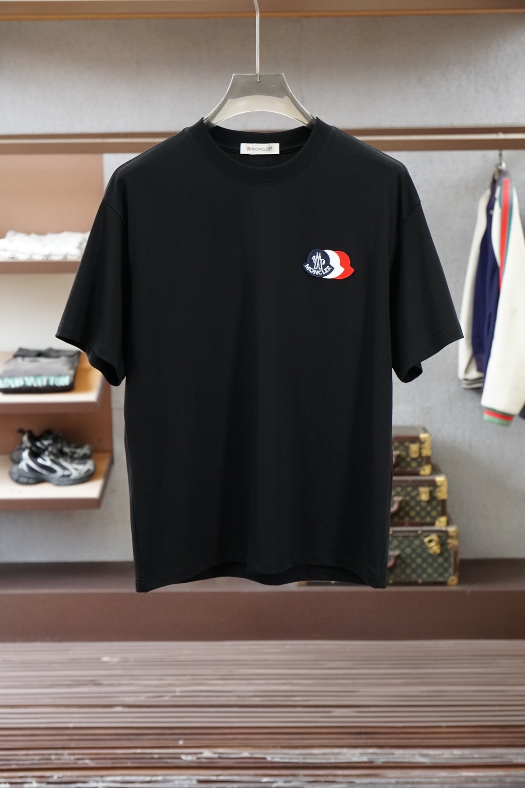 蒙口/2026春夏新款短袖，通勤百搭帅气的圆”领🦋📟🪆🌹🖖一贯的好版型 进口原版超细进口柔软丝光棉。面料