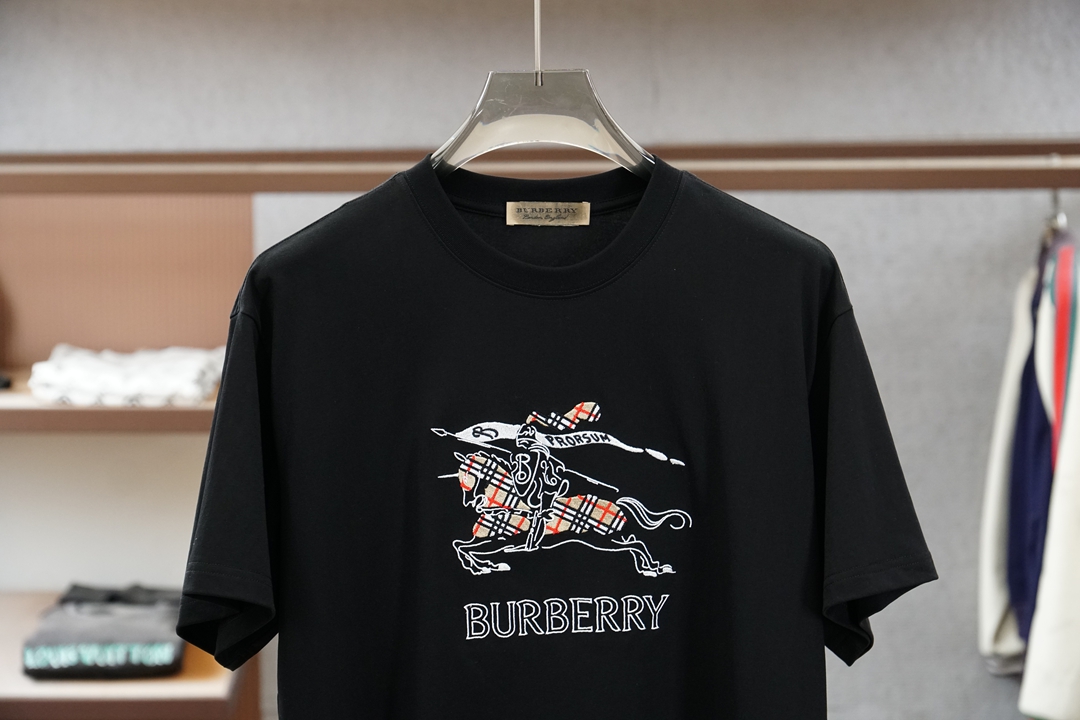 BBR巴宝莉/2026春夏高级成衣圆领短袖打底衫 🦋📟🪆🌹🖖一贯的好版型 进口原版超细进口柔软丝光棉。面