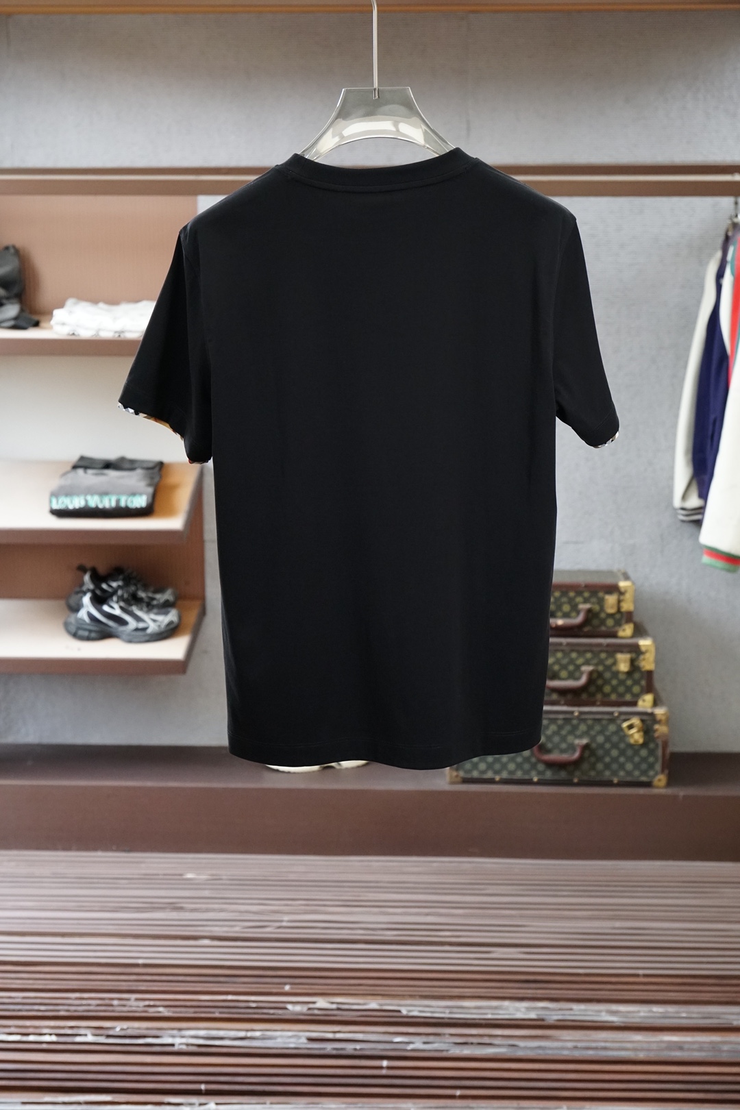 BBR巴宝莉-SS26春夏新品小胸前字母印花短袖，袖子拼接格子经典时尚T恤设计彰显品牌辨识度，采用高支数