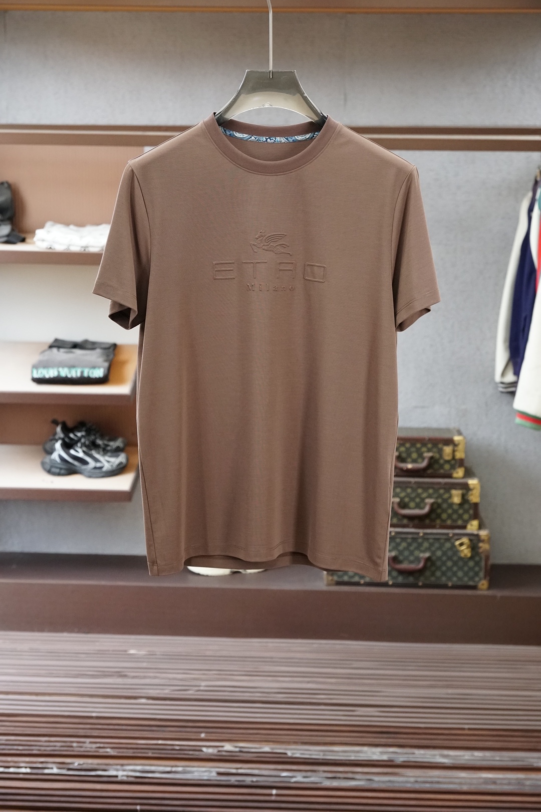 艾卓，ERTo-2026在为夏日找不到兼具质感与舒适的上衣而烦恼？这🪬🌻🧀🪆🍌款男士圆领短袖衫，绝对是你