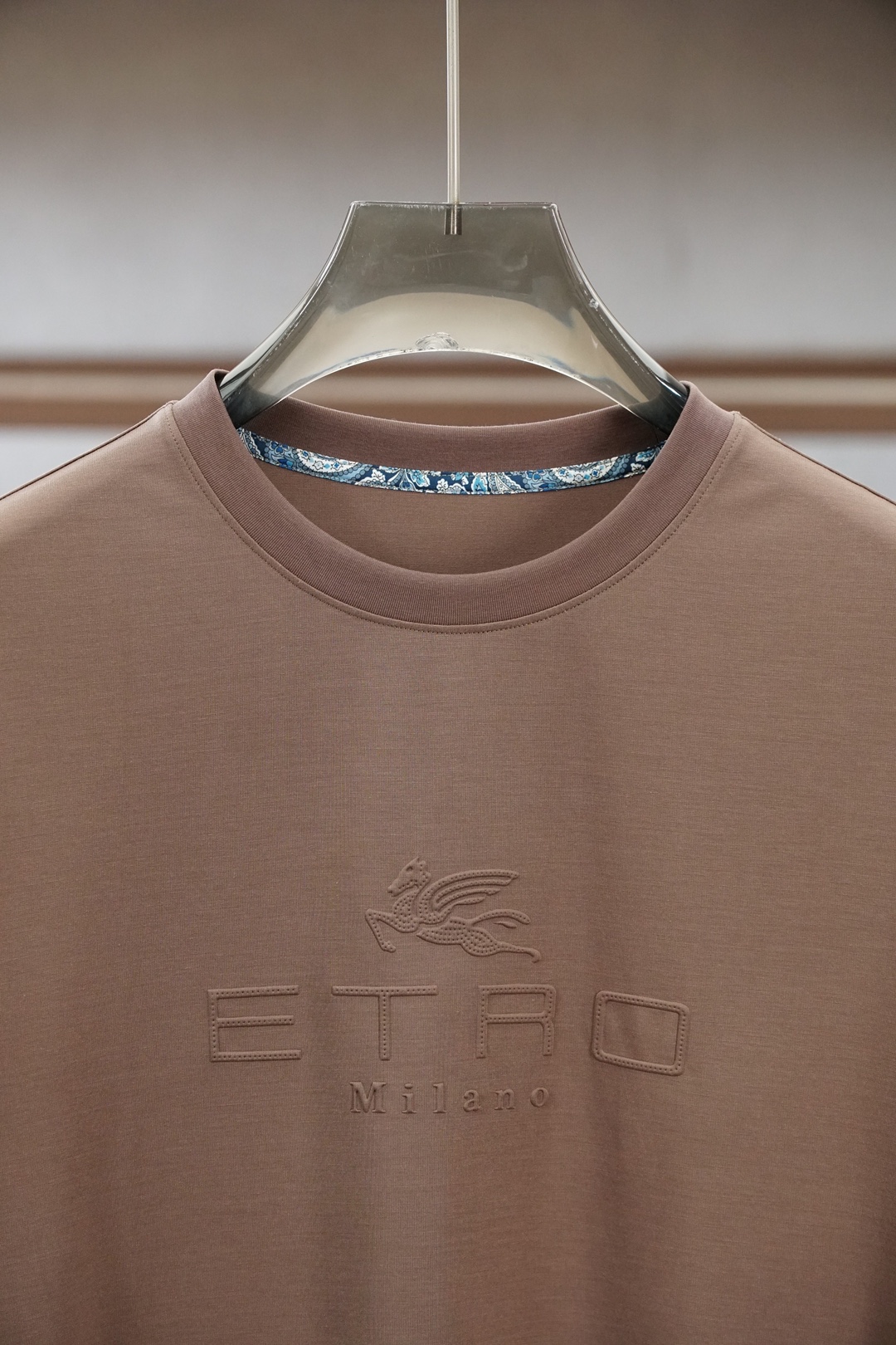 艾卓，ERTo-2026在为夏日找不到兼具质感与舒适的上衣而烦恼？这🪬🌻🧀🪆🍌款男士圆领短袖衫，绝对是你