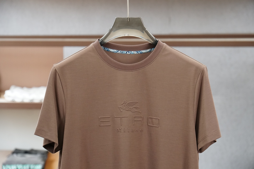 艾卓，ERTo-2026在为夏日找不到兼具质感与舒适的上衣而烦恼？这🪬🌻🧀🪆🍌款男士圆领短袖衫，绝对是你