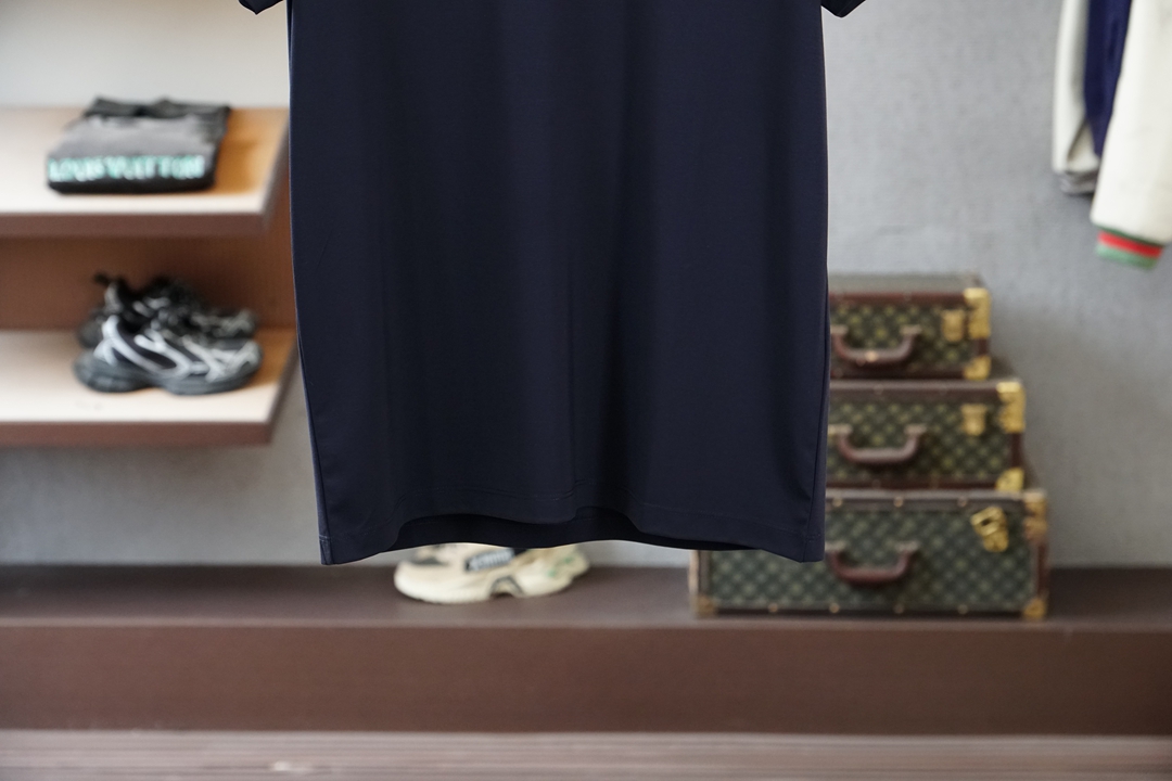 艾卓，ERTo-2026在为夏日找不到兼具质感与舒适的上衣而烦恼？这🪬🌻🧀🪆🍌款男士圆领短袖衫，绝对是你