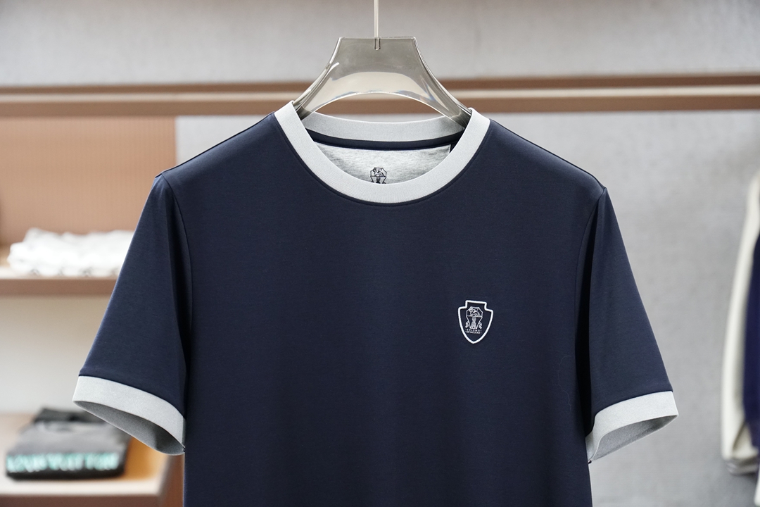 BC，SS26春夏新品小胸前字母印花短袖T恤设计彰显品牌辨识度，采用高支数高密度80支双股丝光棉，上身舒