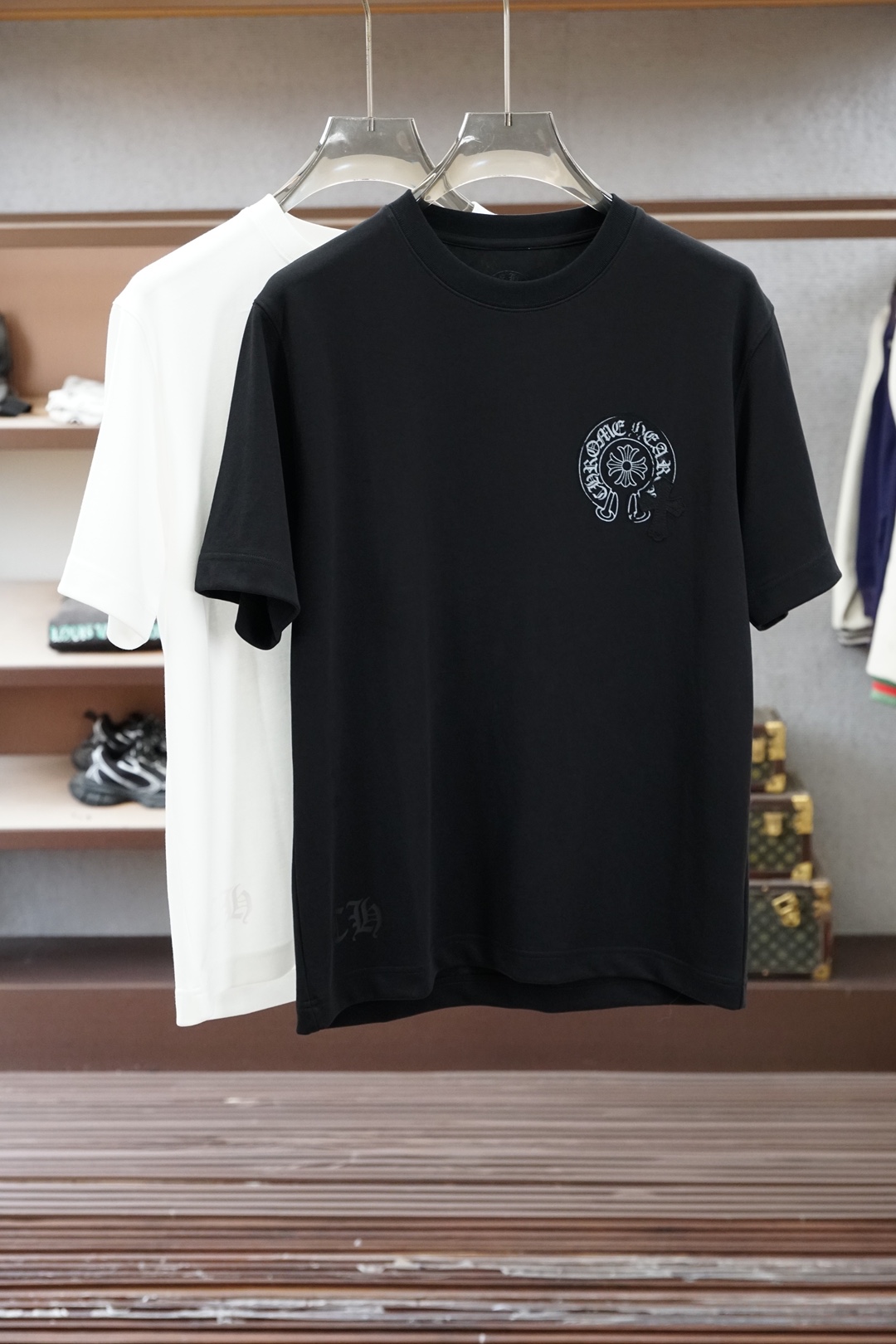 克罗心/春夏系列新品🇨🇳🪆💋🖖🍌男士丝光平纹棉质短袖T恤，这款短袖体恤采用柔软的丝光面料制成，标准版型裁