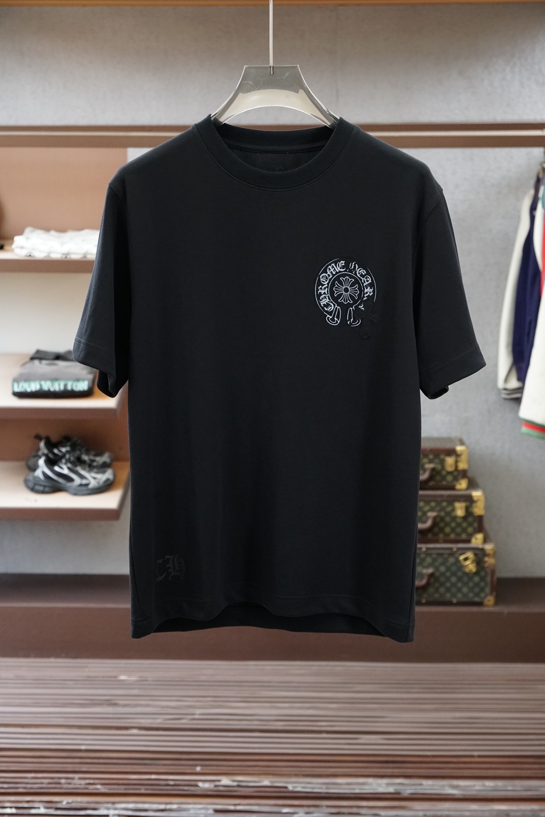 克罗心/春夏系列新品🇨🇳🪆💋🖖🍌男士丝光平纹棉质短袖T恤，这款短袖体恤采用柔软的丝光面料制成，标准版型裁