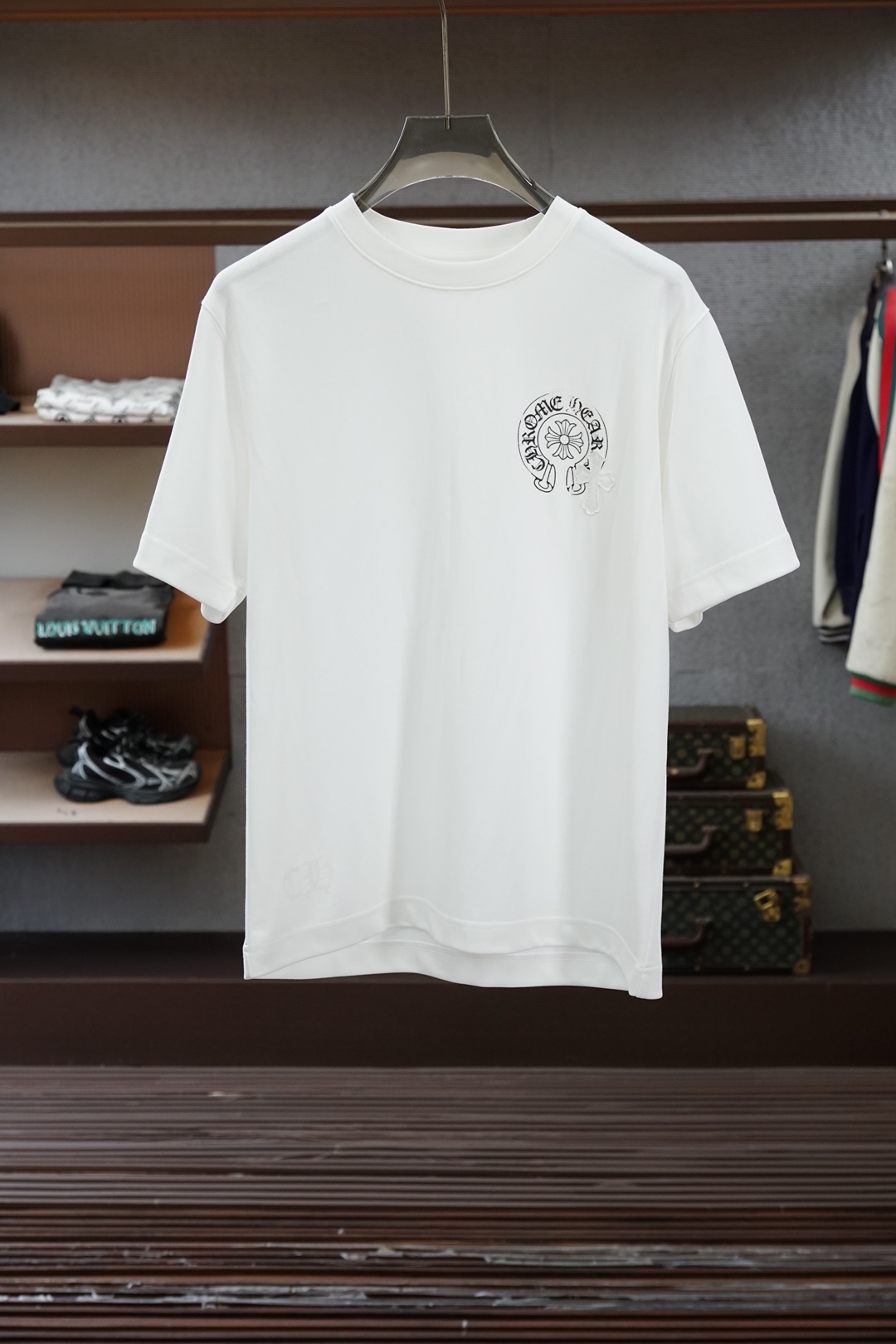 克罗心/春夏系列新品🇨🇳🪆💋🖖🍌男士丝光平纹棉质短袖T恤，这款短袖体恤采用柔软的丝光面料制成，标准版型裁