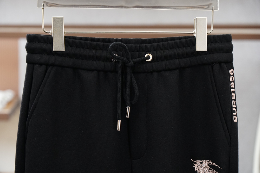 巴宝莉/2026早春束脚裤，🌟🌟男士精品休闲裤.意大利🇮🇹进口面料，最新款上身版型无敌正!绝对可以闭眼收