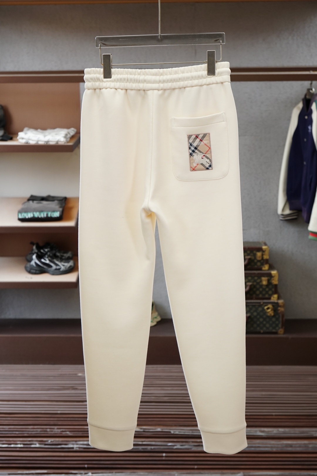 巴宝莉/2026早春束脚裤，🌟🌟男士精品休闲裤.意大利🇮🇹进口面料，最新款上身版型无敌正!绝对可以闭眼收