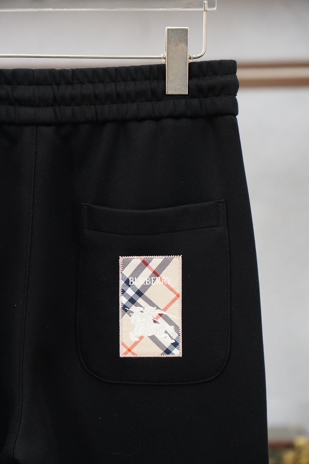 巴宝莉/2026早春束脚裤，🌟🌟男士精品休闲裤.意大利🇮🇹进口面料，最新款上身版型无敌正!绝对可以闭眼收