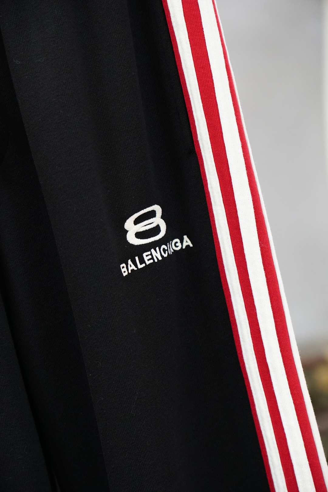 巴黎世家/2026早春直筒裤🌟🌟男士精品休闲裤.意大利🇮🇹进口面料，最新款上身版型无敌正!绝对可以闭眼收