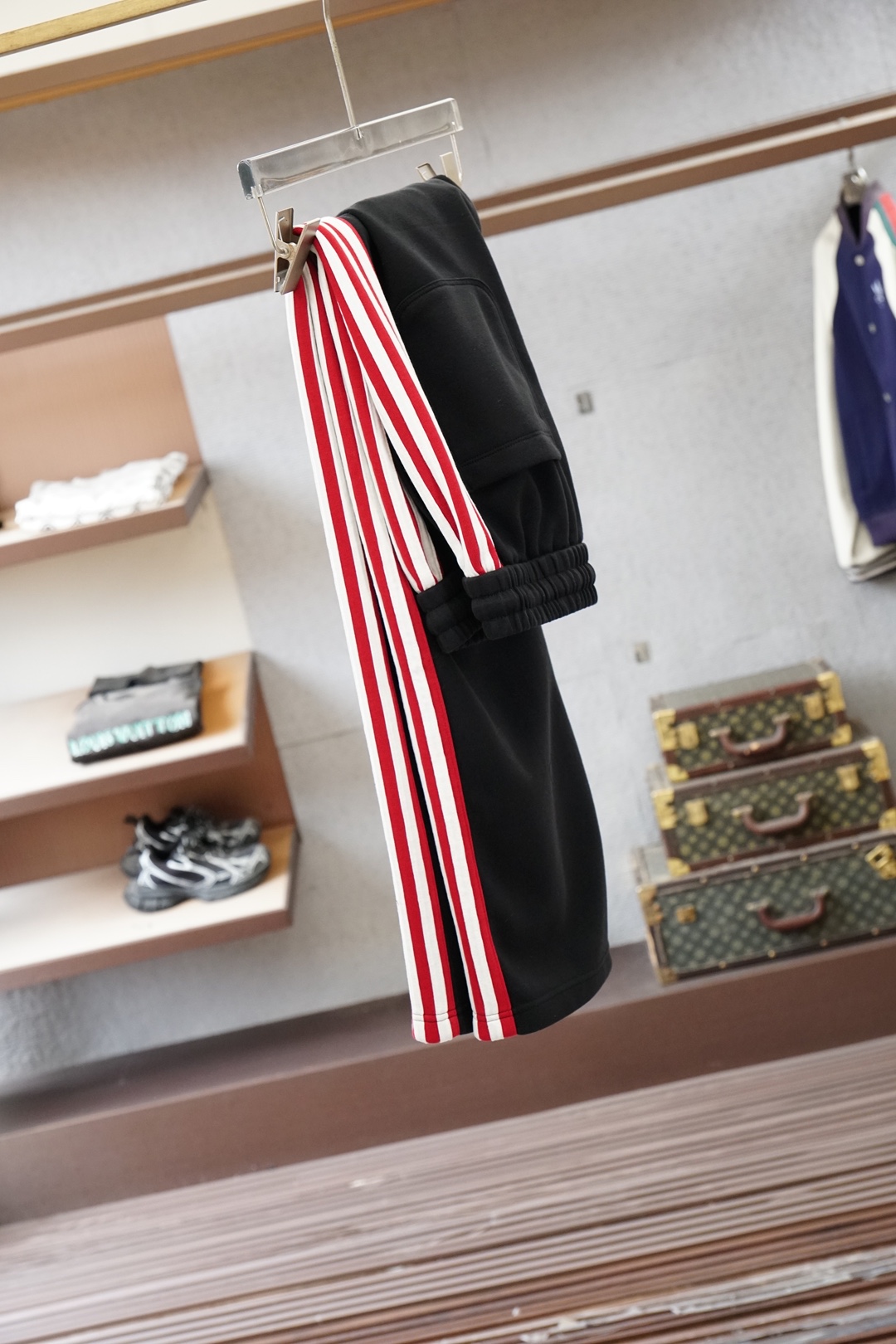 巴黎世家/2026早春直筒裤🌟🌟男士精品休闲裤.意大利🇮🇹进口面料，最新款上身版型无敌正!绝对可以闭眼收