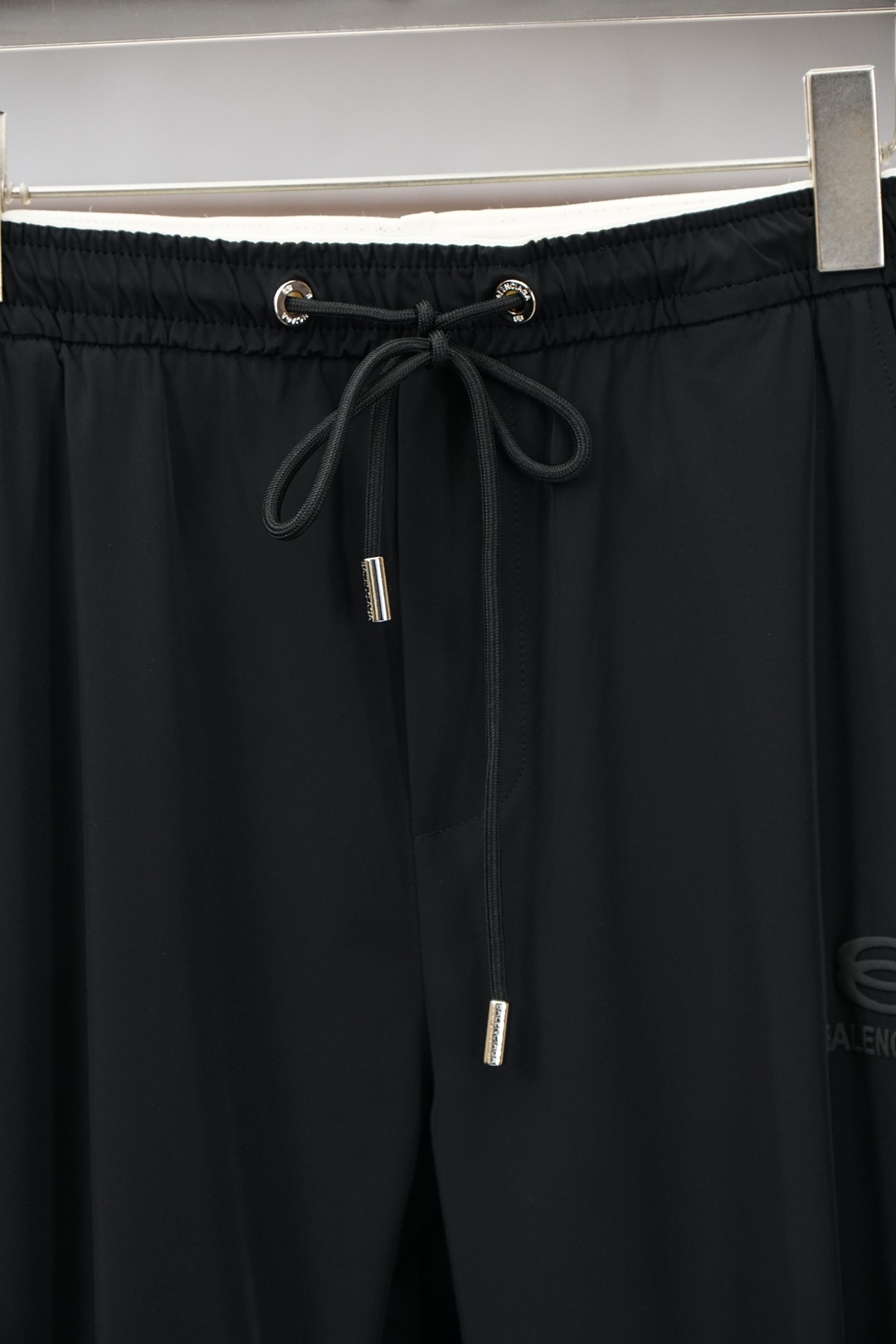 巴黎世家/2026早春束脚裤🌟🌟男士精品休闲裤.意大利超薄进口面料，最新款上身版型无敌正!绝对可以闭眼收