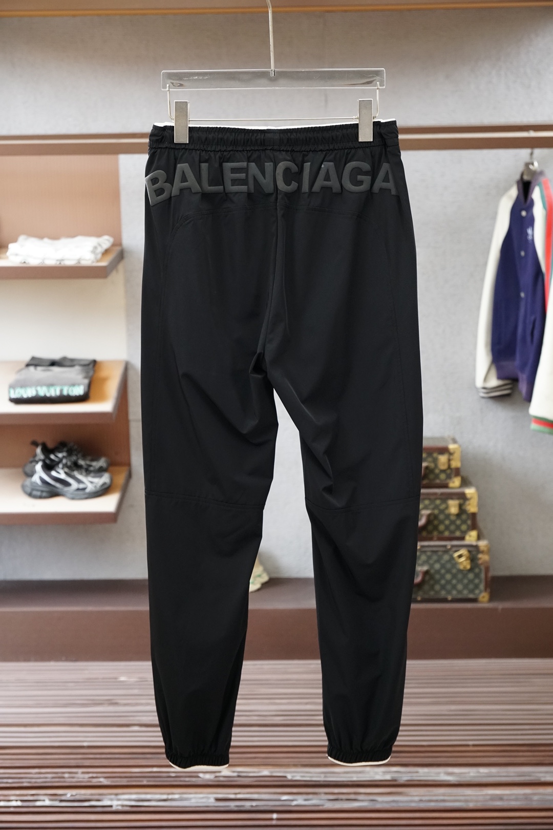 巴黎世家/2026早春束脚裤🌟🌟男士精品休闲裤.意大利超薄进口面料，最新款上身版型无敌正!绝对可以闭眼收