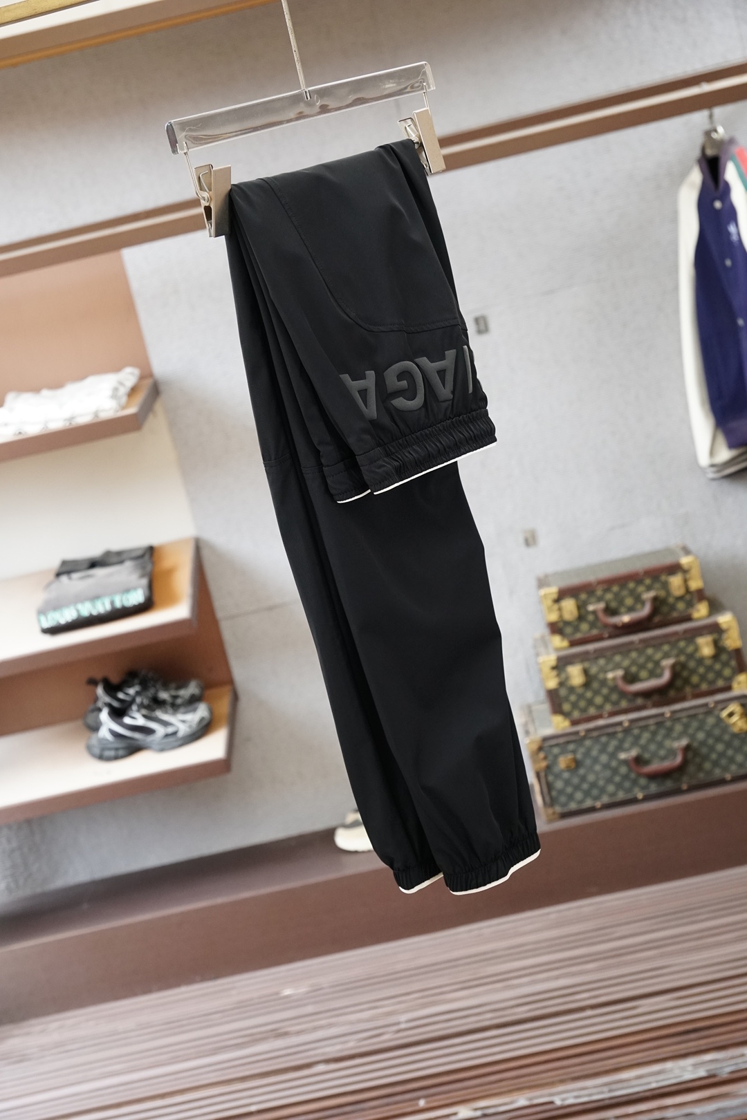 巴黎世家/2026早春束脚裤🌟🌟男士精品休闲裤.意大利超薄进口面料，最新款上身版型无敌正!绝对可以闭眼收