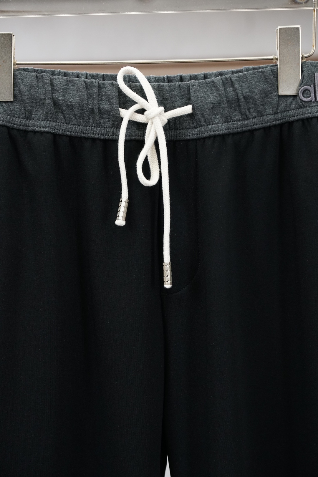 0欧跑/2026早春直筒裤🌟🌟男士精品休闲裤.意大利🇮🇹进口面料，最新款上身版型无敌正!绝对可以闭眼收的