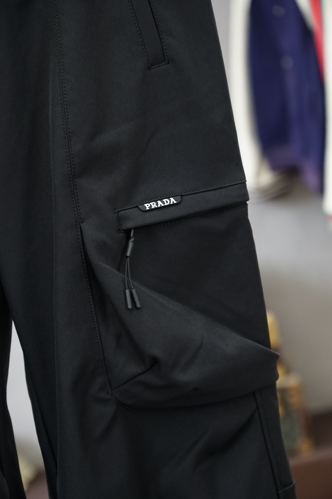 Prada普拉达2026早春直筒工装裤🌟🌟男士精品休闲裤.意大利🇮🇹进口面料，最新款上身版型无敌正!绝对